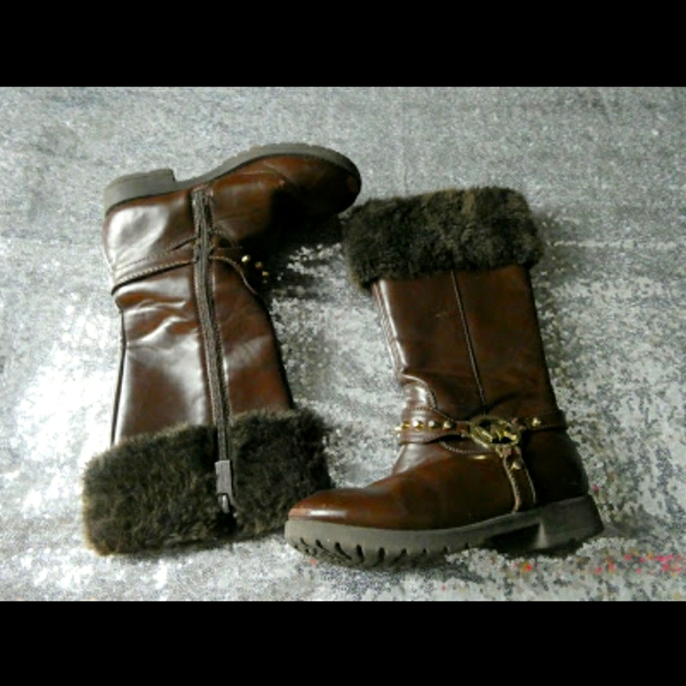 ⚜Micheal Kors studded boots with fur Toddler sz 1⚜